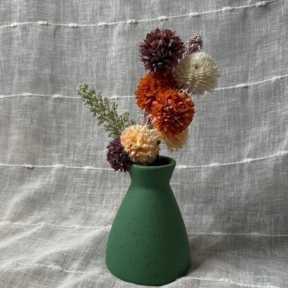 Green Speckled Vase with Multicolor Artificial Flowers Purple Orange Peach Cream - Picture 10 of 11
